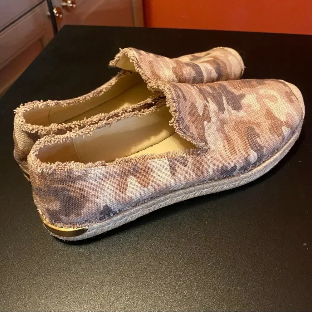 Stuart Weitzman Womens 6.5 Camouflage Espadrilles Neutral Tan Canvas Flats boho